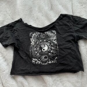 Treasure and bond cropped graphic boxy tee